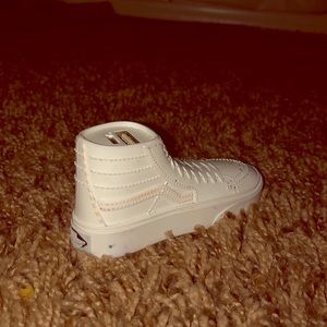 Vans portable charger